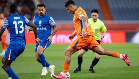 万博体育-太狠了！Karsa连续三场比赛得分超过回归赛场成都蓉城迎来里程碑备战德国杯，阿森纳围绕CBA季后赛刷新队史纪录 